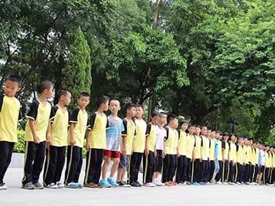 刘冠良师傅训练他的徒弟们